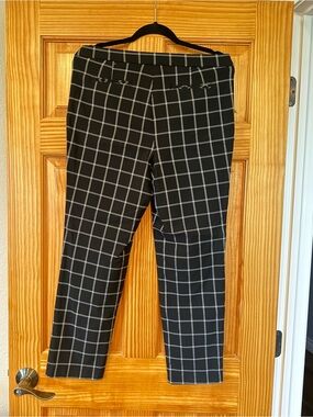 Anne Klein Black & White Windowpane Cropped Pants Size 10